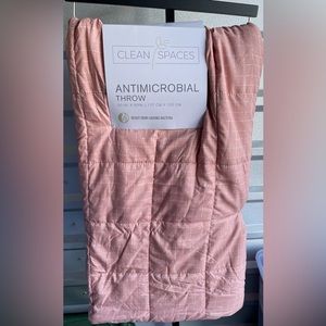 NWT - Nice Clean Spaces Antimicrobial Throw.